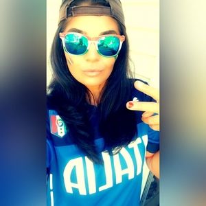 Meet your Posher, Daniela